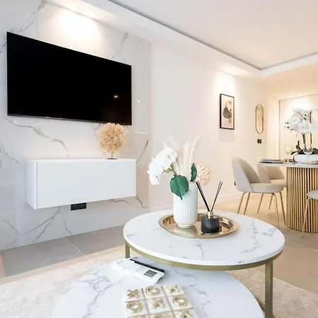 Apartment Magnifique 5 Stars - Parking - Terrasse - 3 Mins De La Croisette - Palais Royal By Halldis Cannes